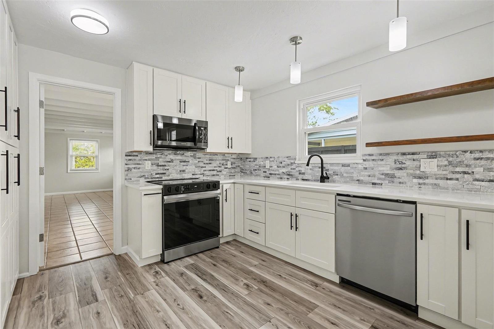 LONGBEACH ON LONGBOAT KEY - Residential