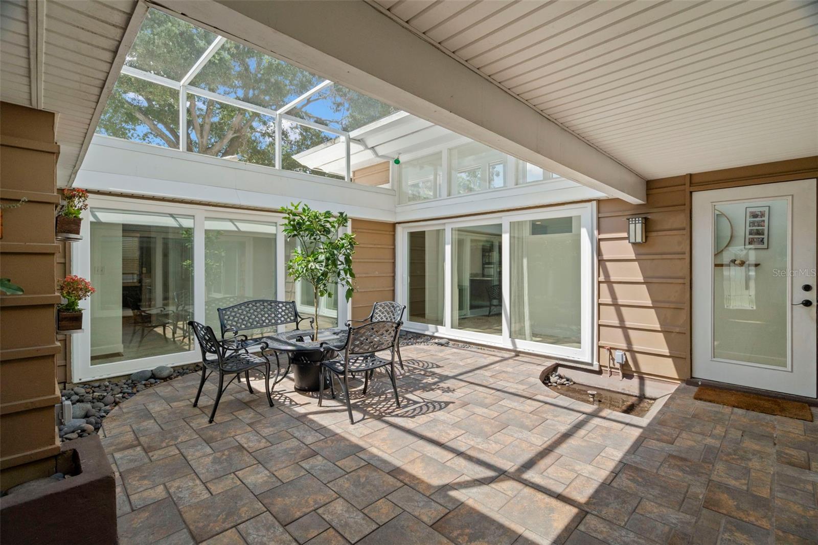 DOUGLAS MANOR PARK 1ST ADD - Residential