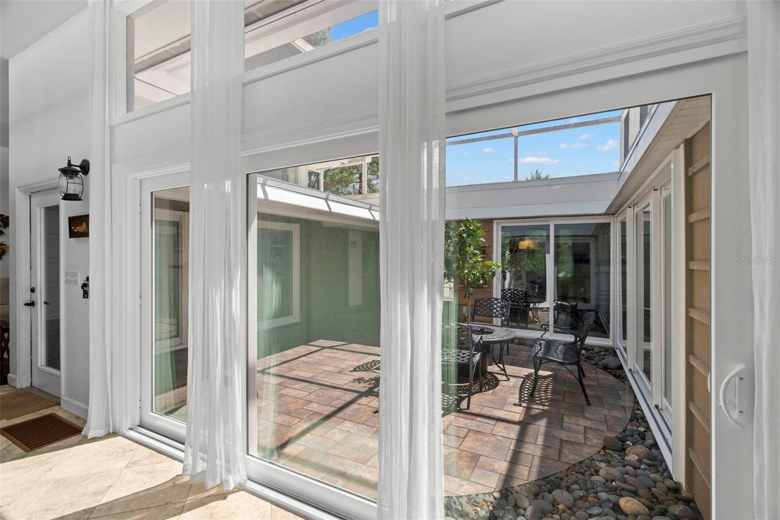 DOUGLAS MANOR PARK 1ST ADD - Residential