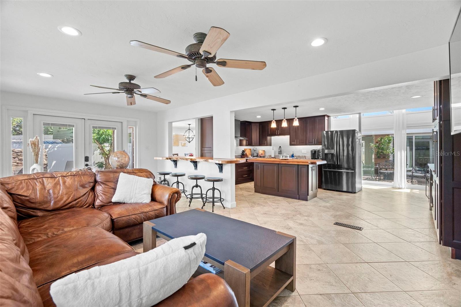 DOUGLAS MANOR PARK 1ST ADD - Residential