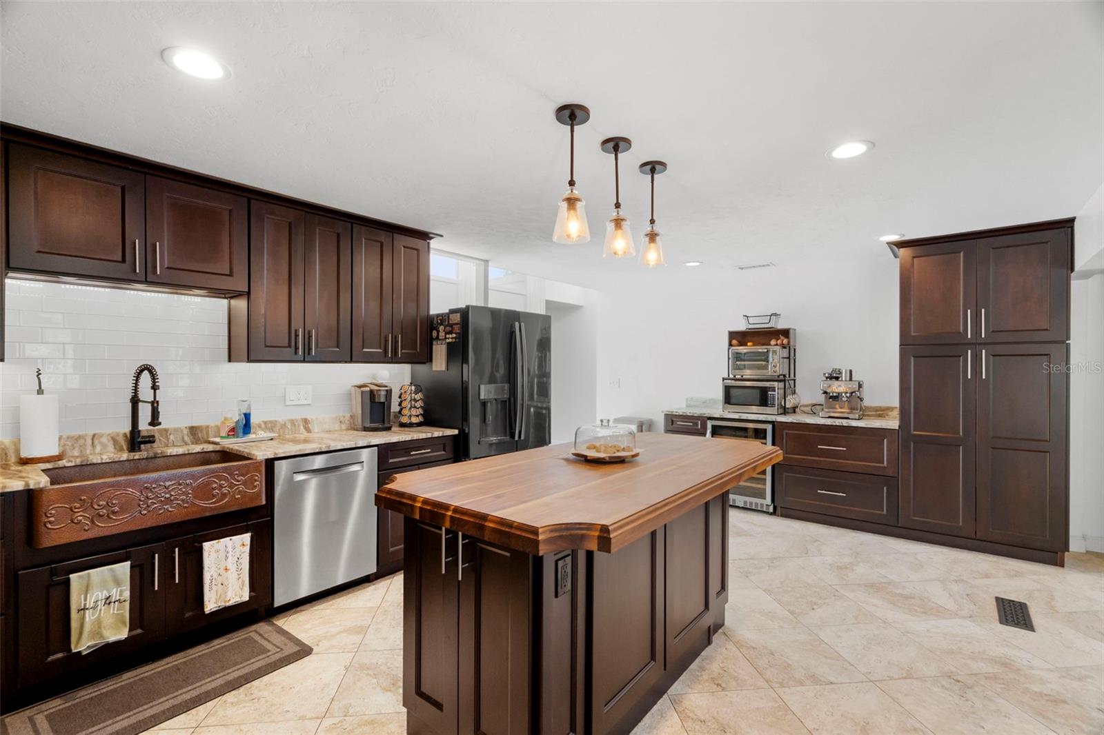 DOUGLAS MANOR PARK 1ST ADD - Residential