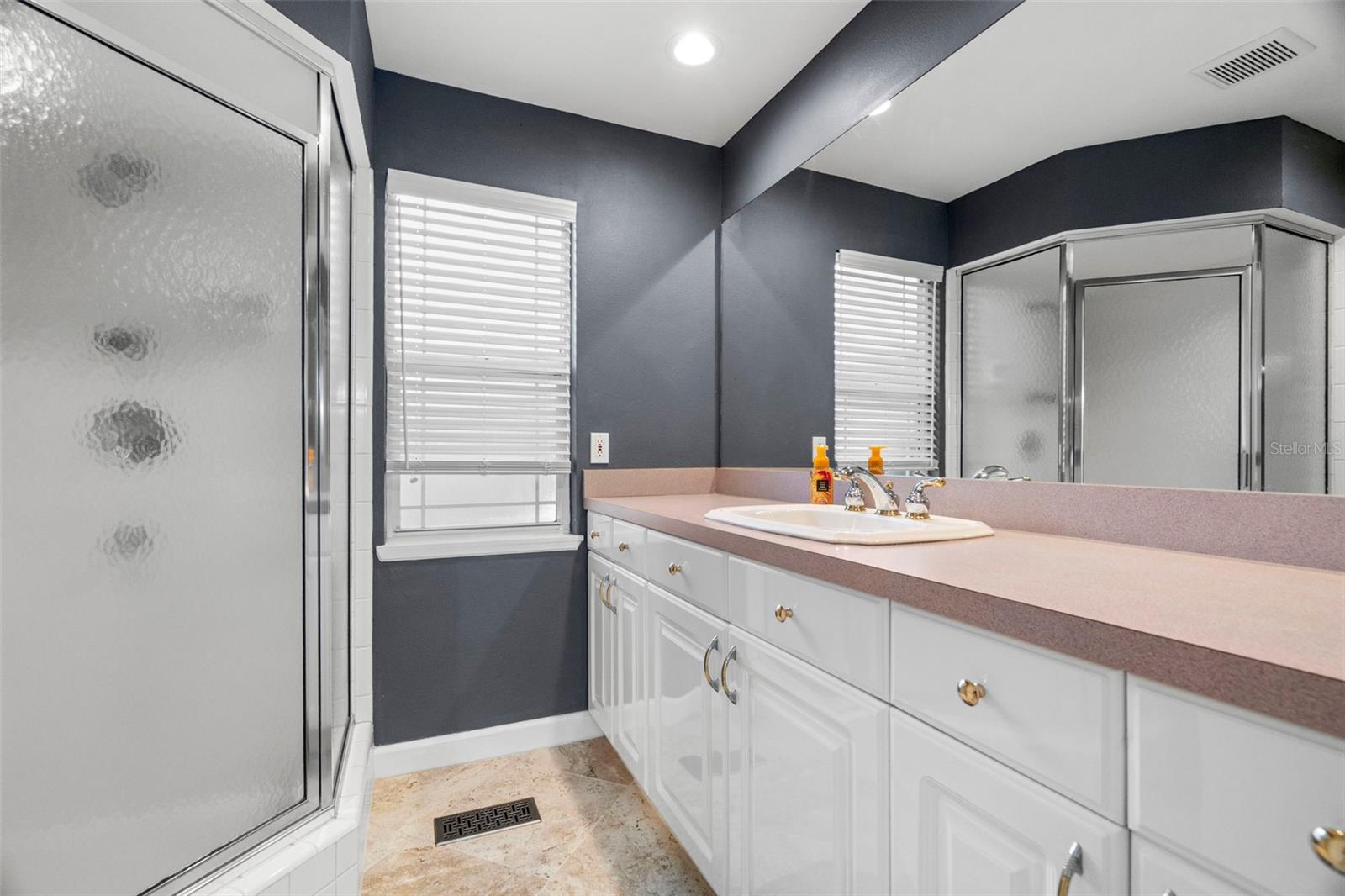 DOUGLAS MANOR PARK 1ST ADD - Residential