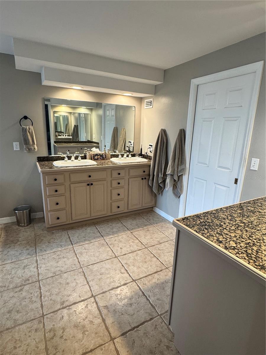 DOUGLAS MANOR PARK 1ST ADD - Residential