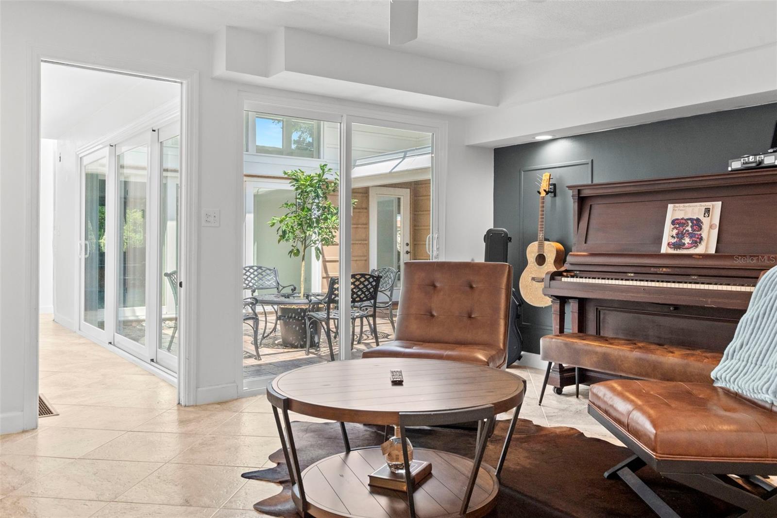 DOUGLAS MANOR PARK 1ST ADD - Residential