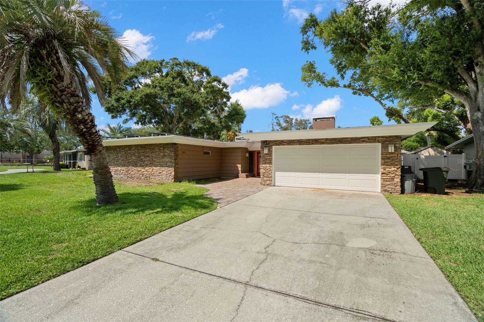 DOUGLAS MANOR PARK 1ST ADD - Residential