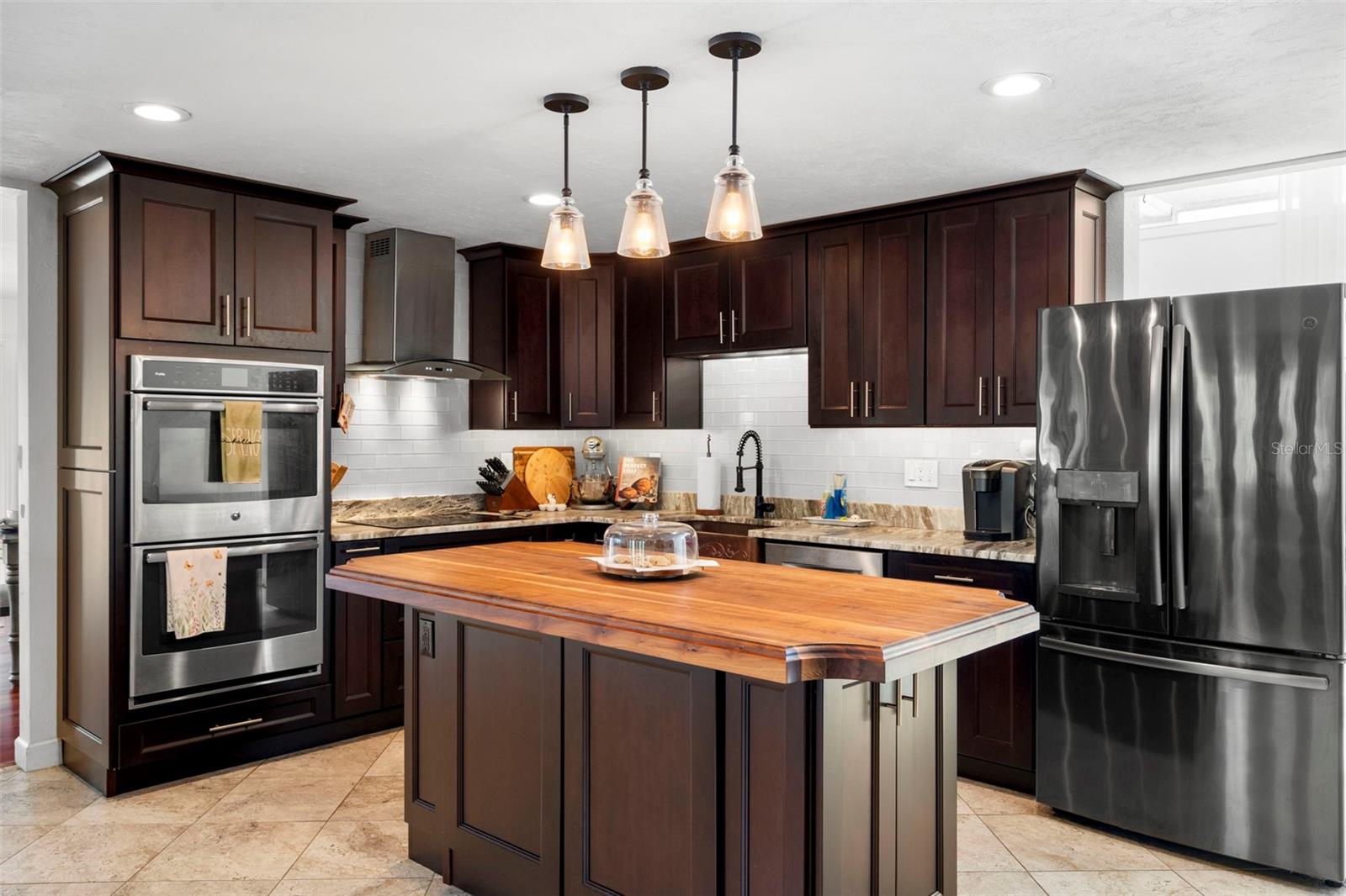 DOUGLAS MANOR PARK 1ST ADD - Residential