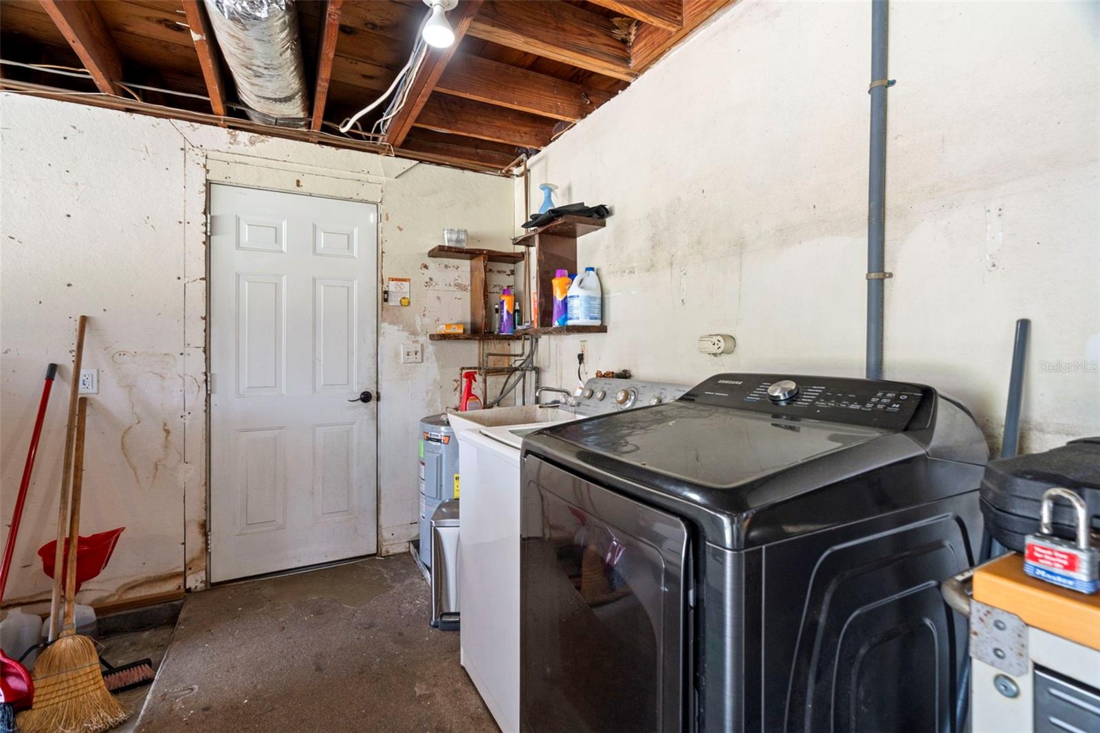 DOUGLAS MANOR PARK 1ST ADD - Residential