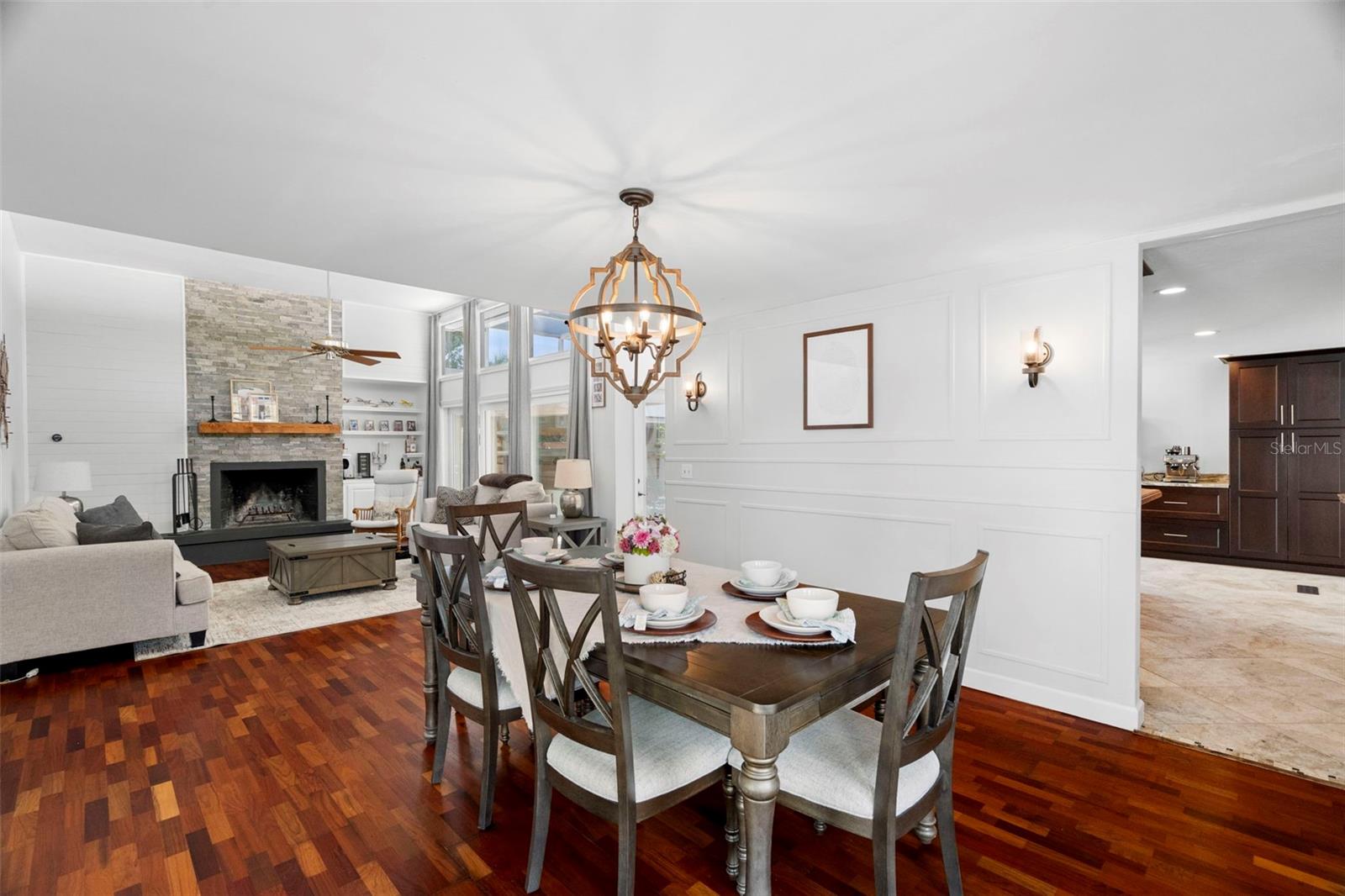 DOUGLAS MANOR PARK 1ST ADD - Residential