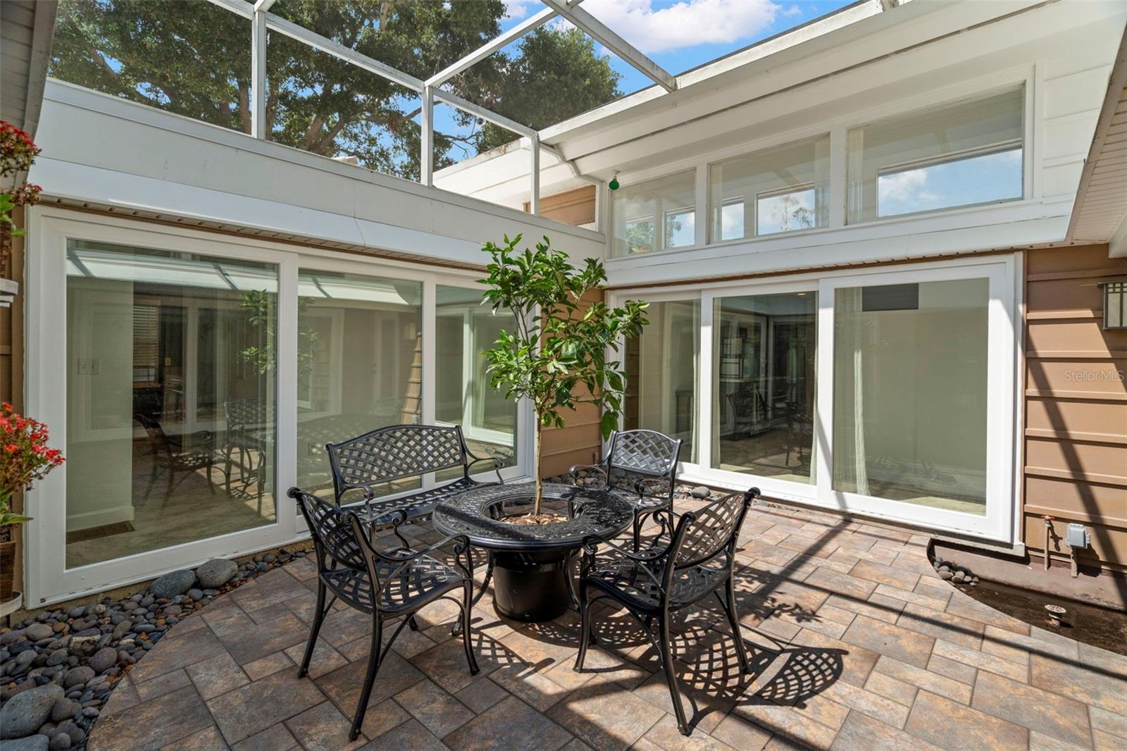 DOUGLAS MANOR PARK 1ST ADD - Residential