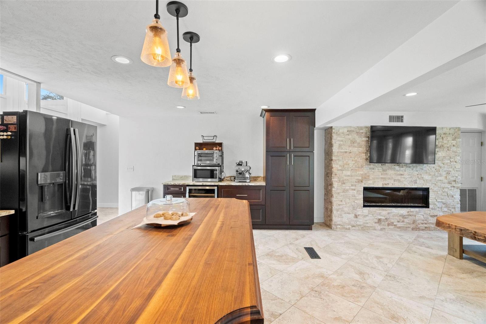 DOUGLAS MANOR PARK 1ST ADD - Residential