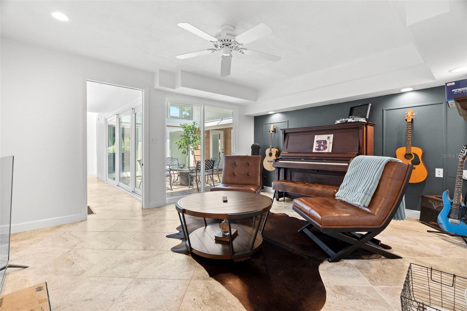 DOUGLAS MANOR PARK 1ST ADD - Residential