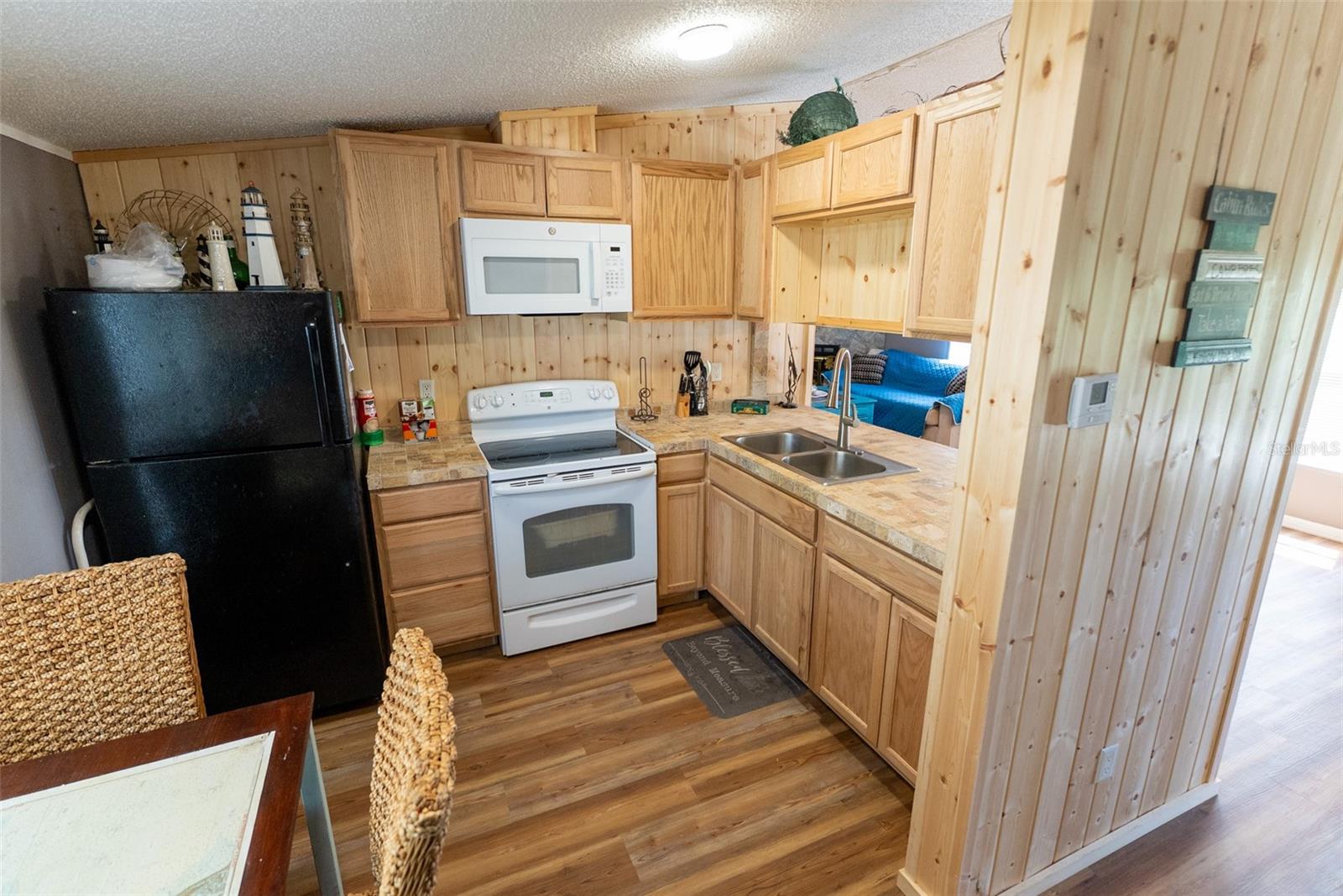 BUCKSKIN LAKE MANOR - Residential