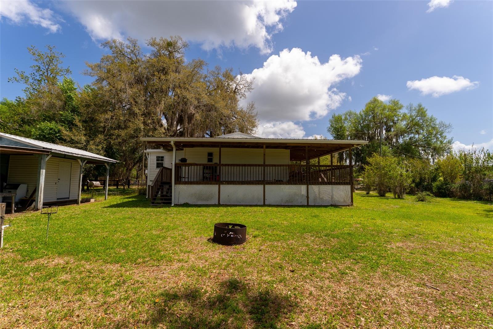 BUCKSKIN LAKE MANOR - Residential