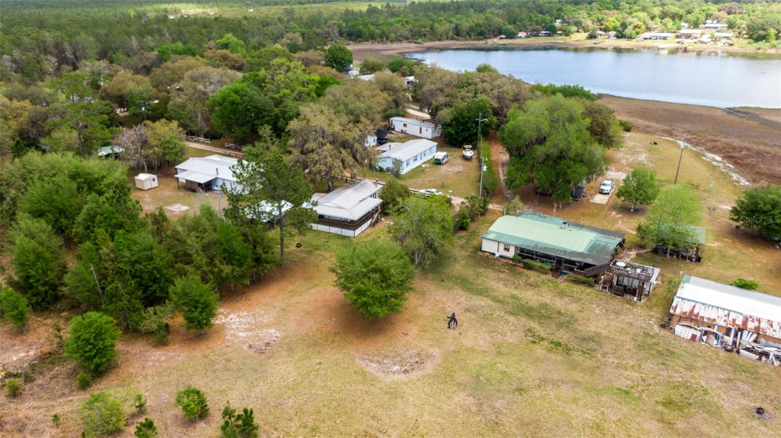 BUCKSKIN LAKE MANOR - Residential