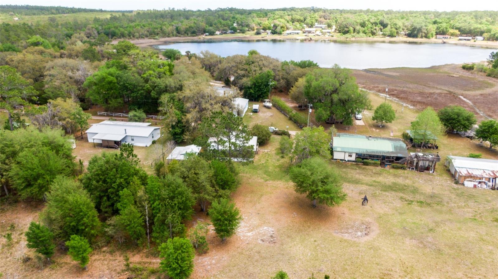 BUCKSKIN LAKE MANOR - Residential