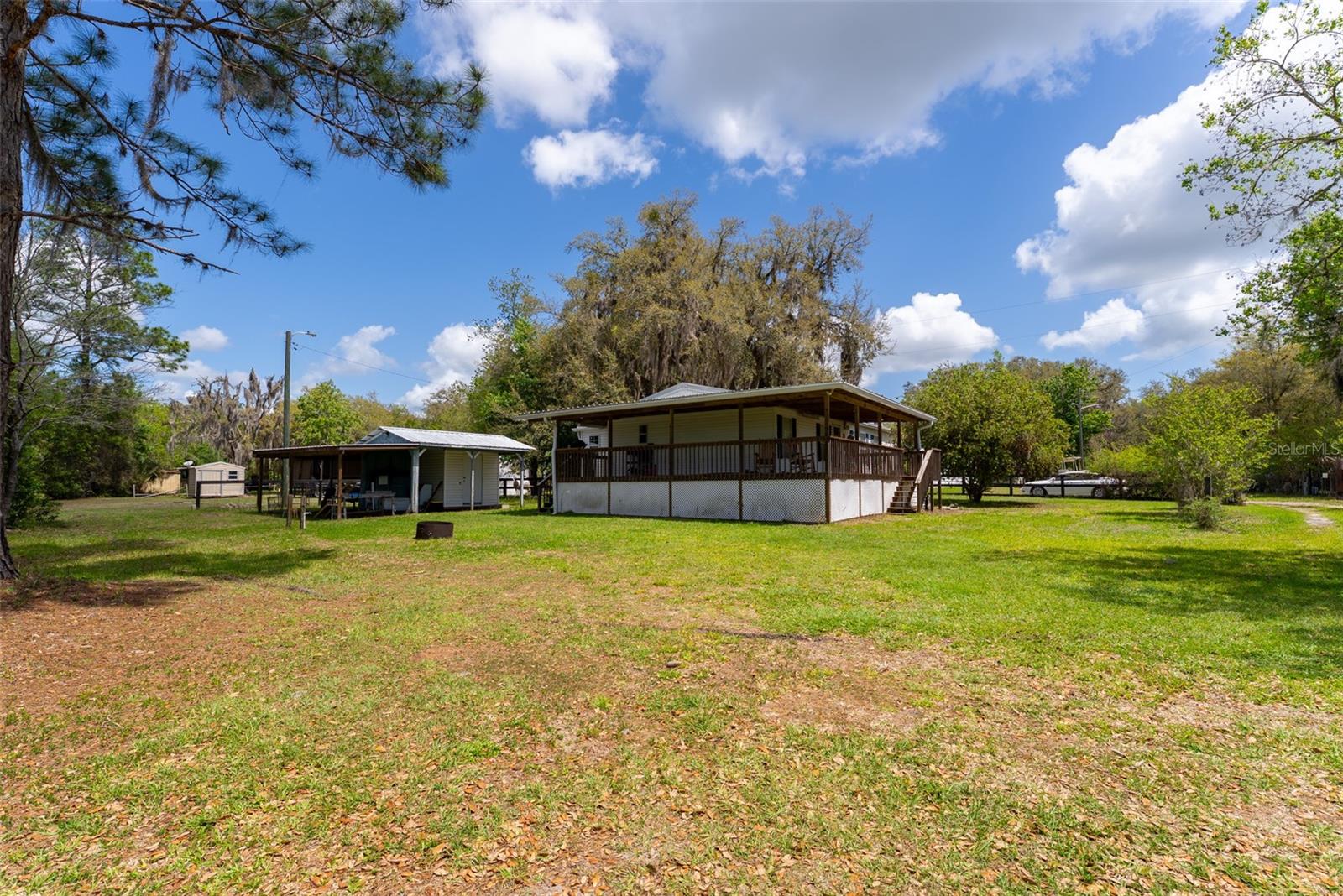 BUCKSKIN LAKE MANOR - Residential