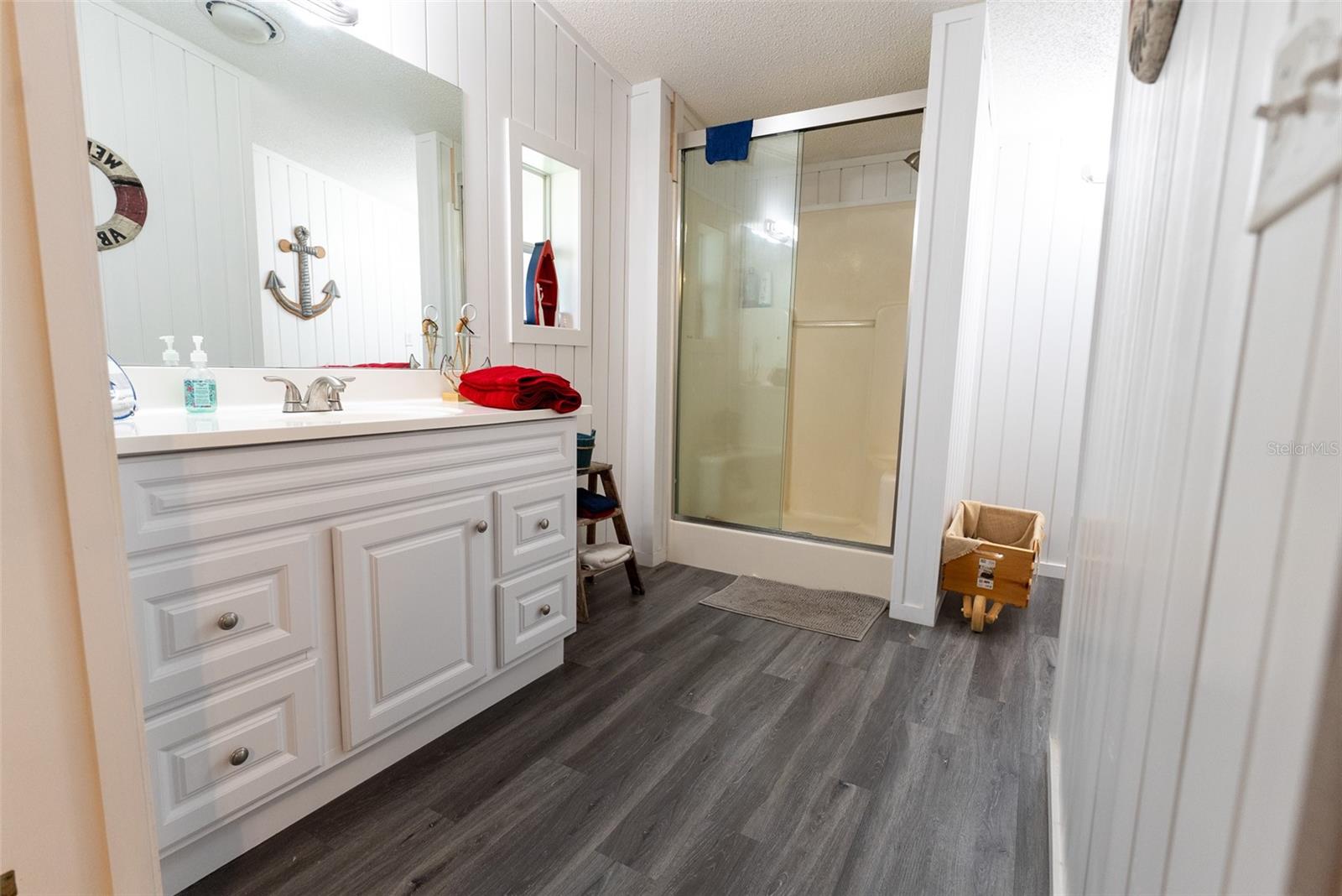 BUCKSKIN LAKE MANOR - Residential