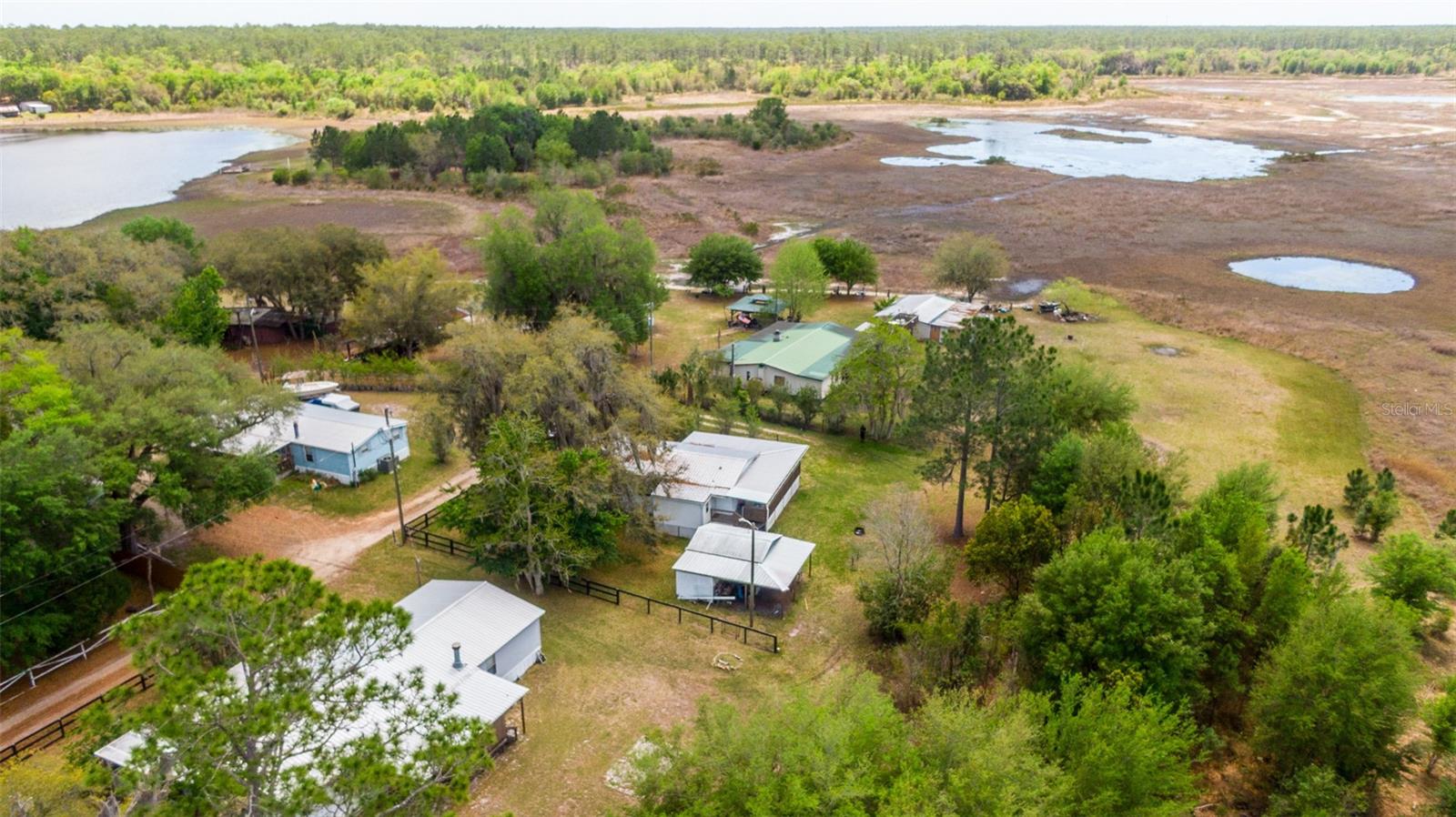 BUCKSKIN LAKE MANOR - Residential
