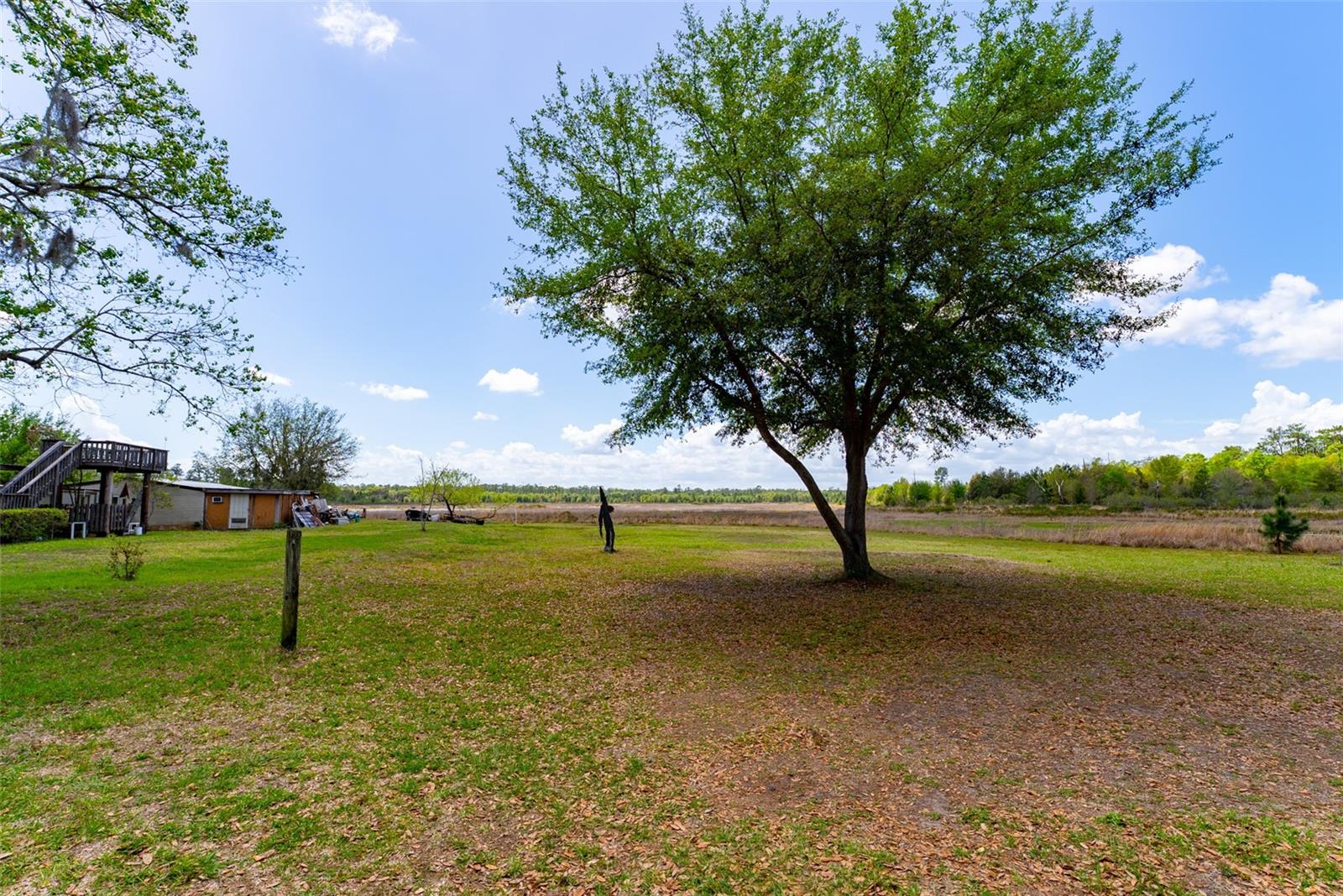 BUCKSKIN LAKE MANOR - Residential