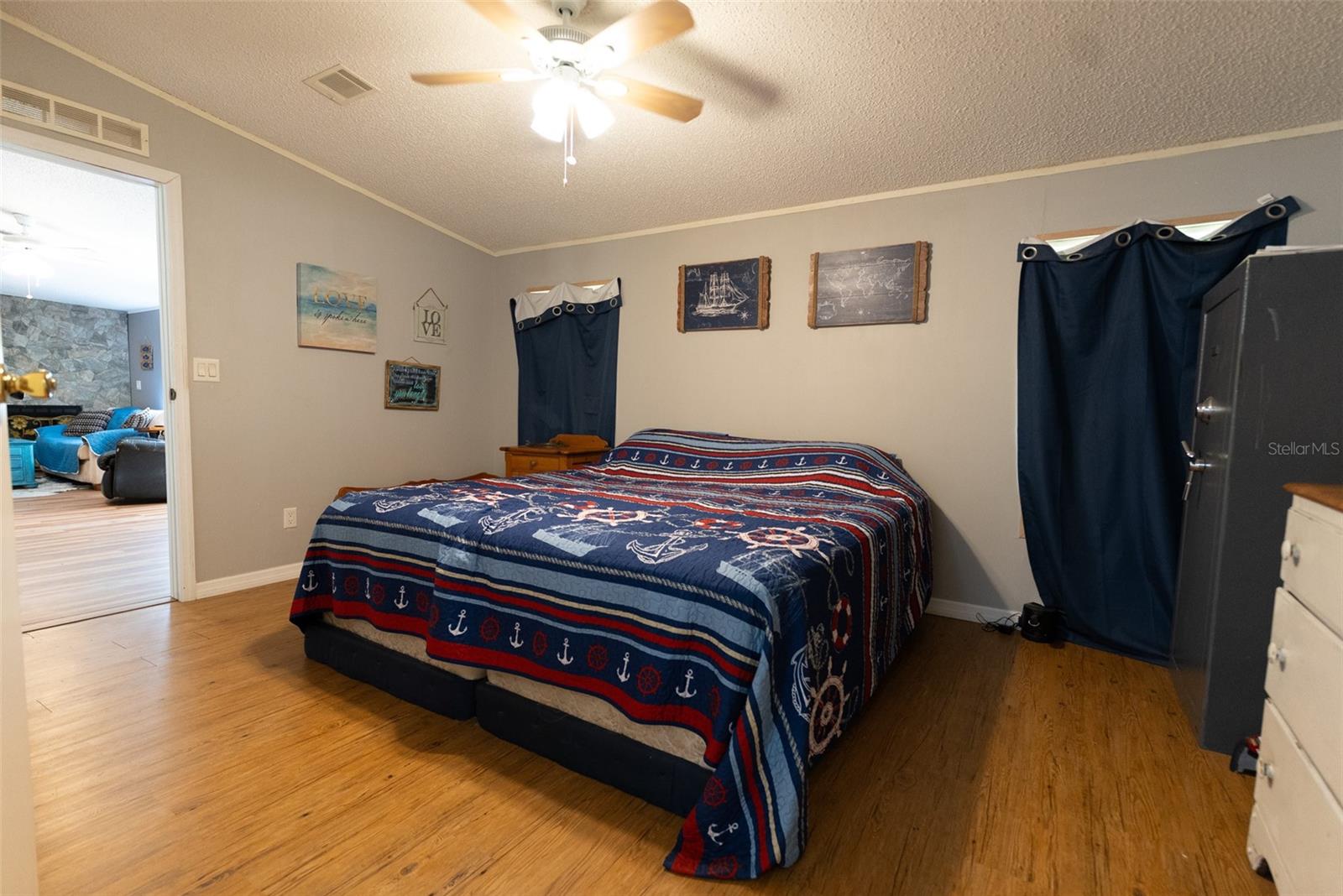 BUCKSKIN LAKE MANOR - Residential