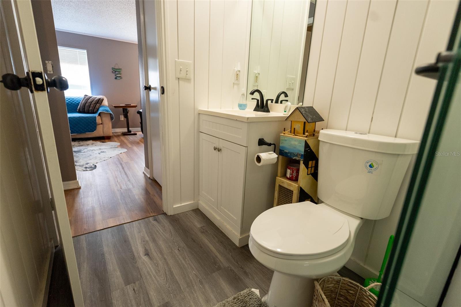 BUCKSKIN LAKE MANOR - Residential