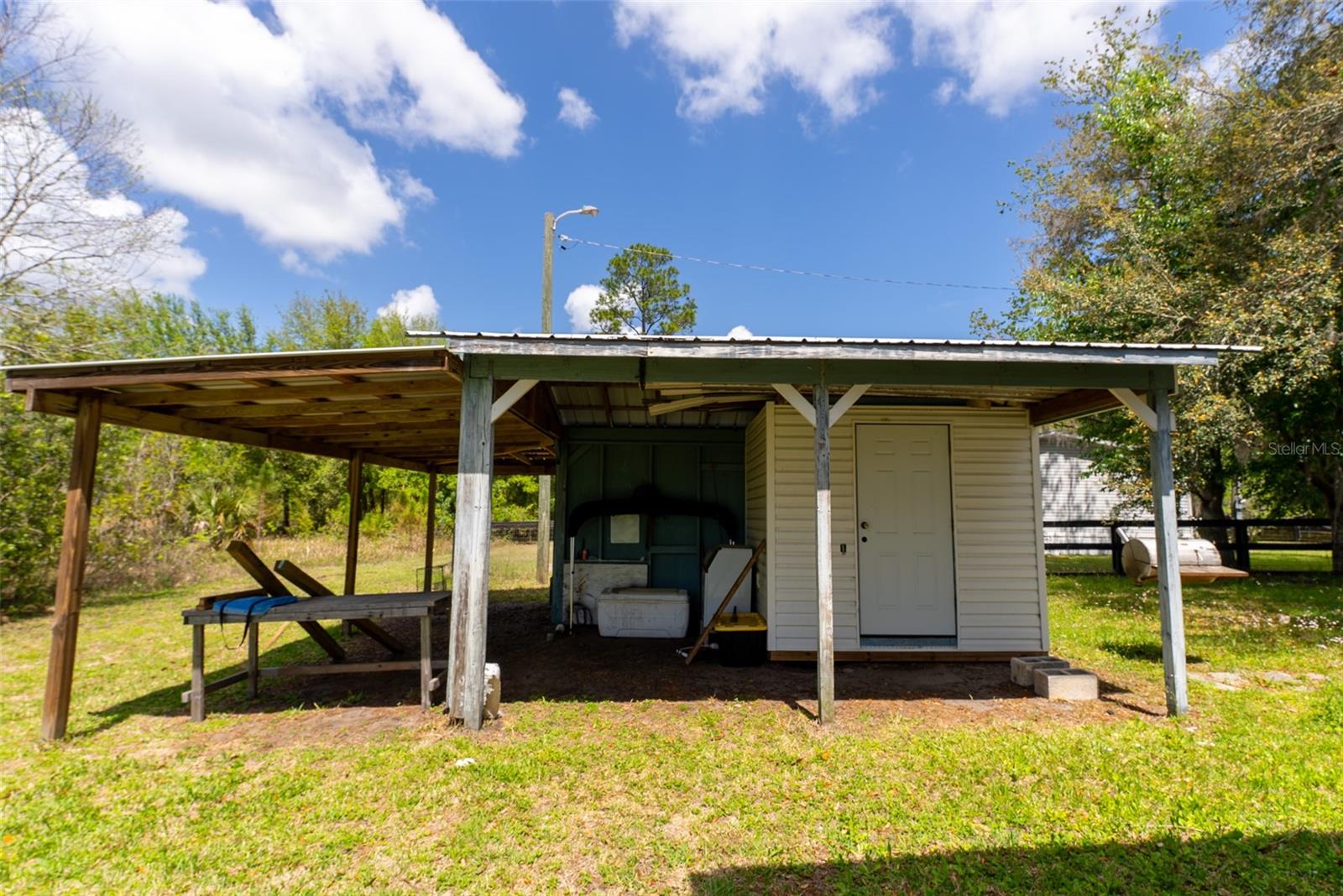 BUCKSKIN LAKE MANOR - Residential