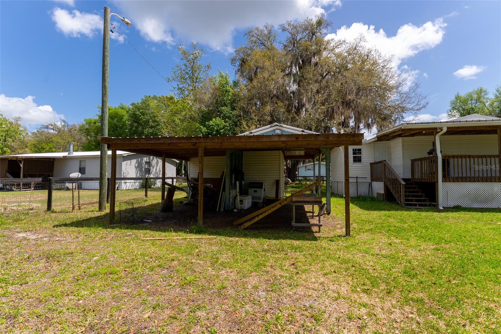 BUCKSKIN LAKE MANOR - Residential