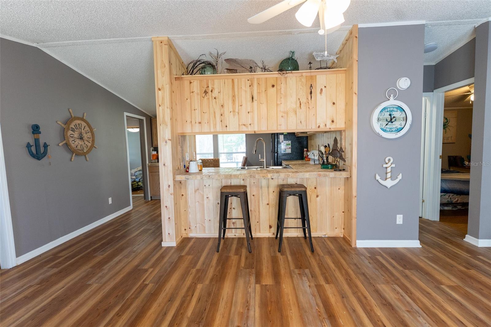 BUCKSKIN LAKE MANOR - Residential