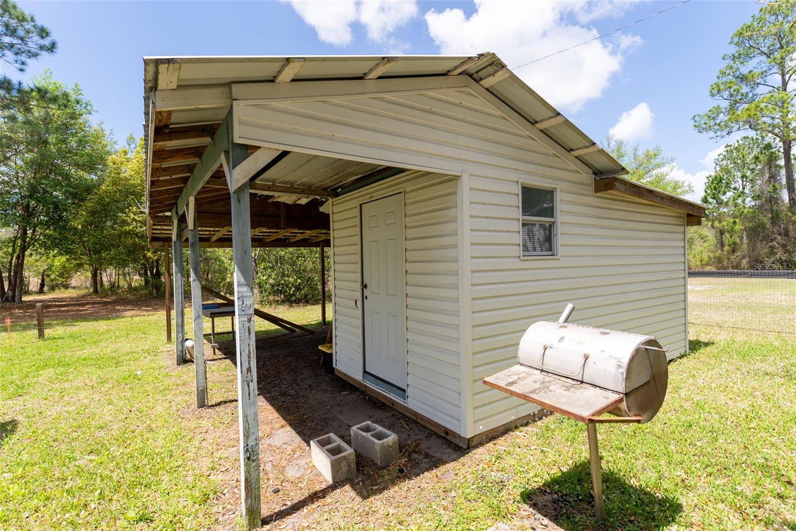 BUCKSKIN LAKE MANOR - Residential