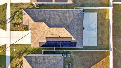 A home in WIMAUMA