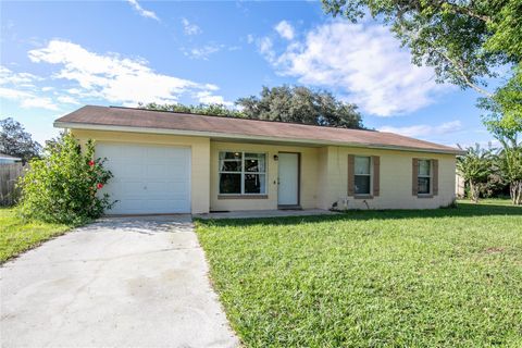 A home in EUSTIS