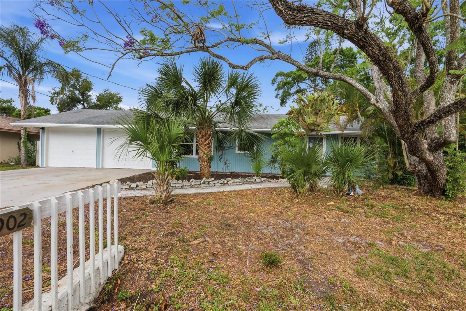 902 37TH STREET W