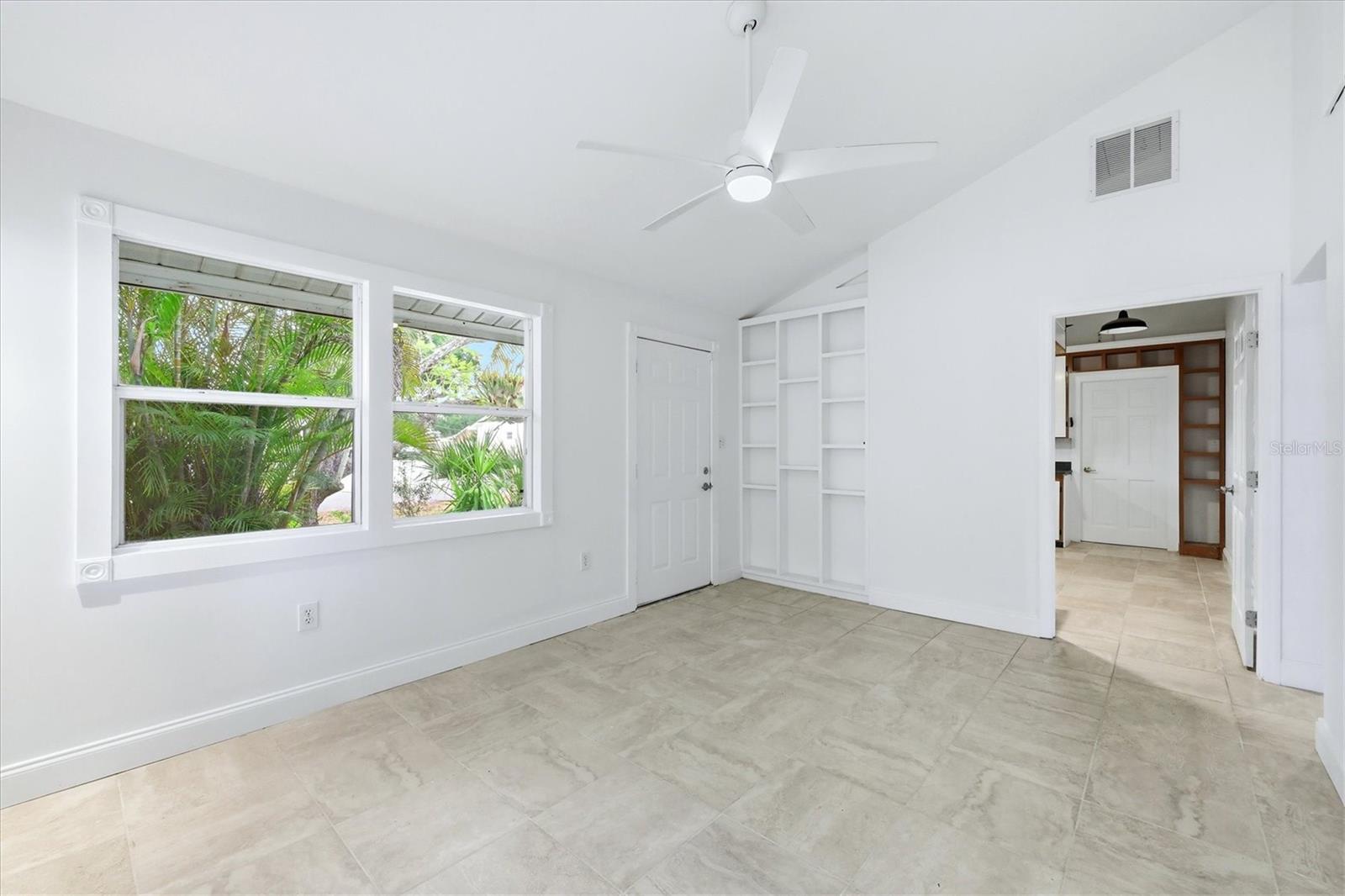 902 37TH STREET W