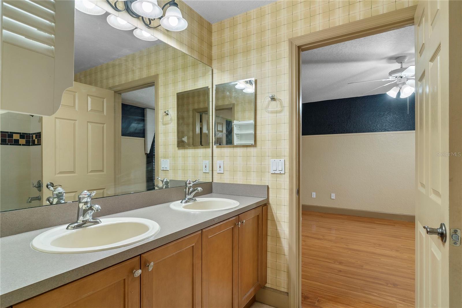 CRESTWOOD PH 2 - Residential