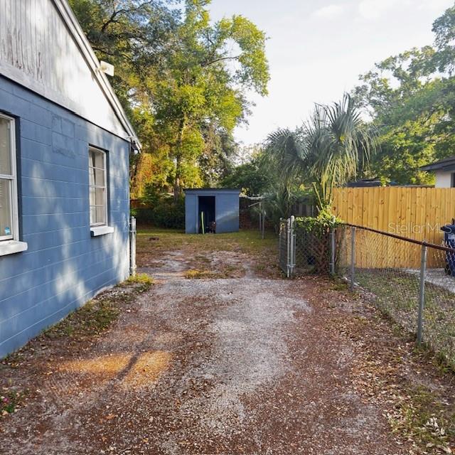 1907 E EMMA STREET