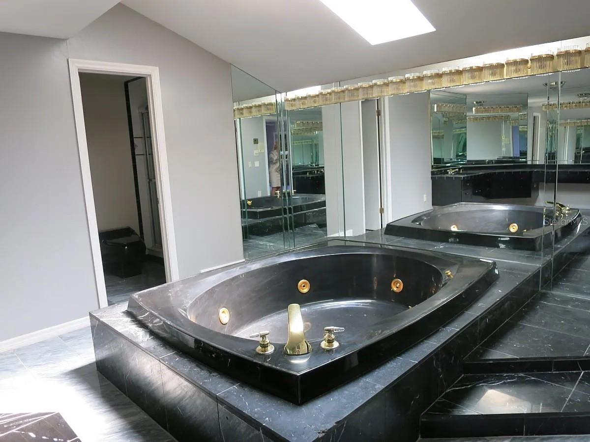 CASARENA ON LAKES - Residential Lease