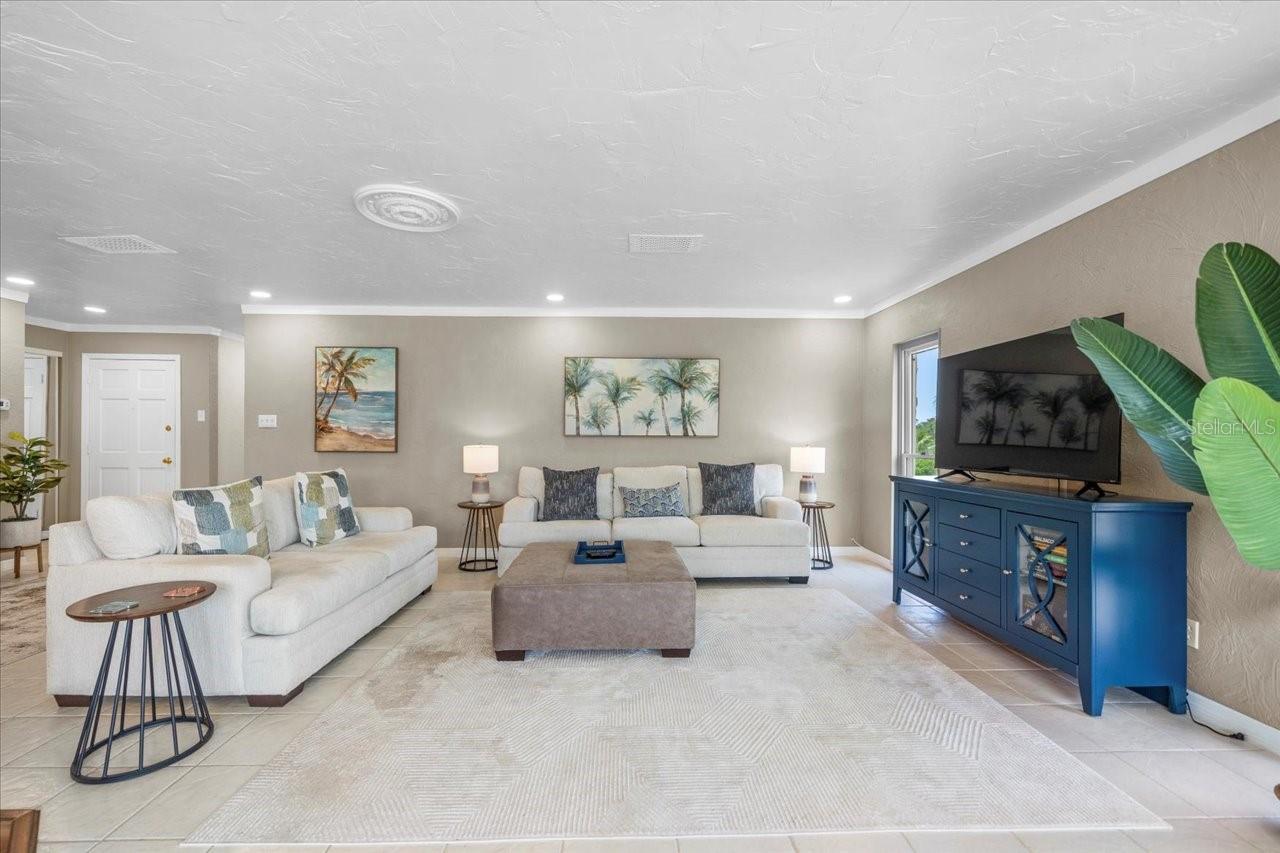 GARDENS THE CONDO - Residential