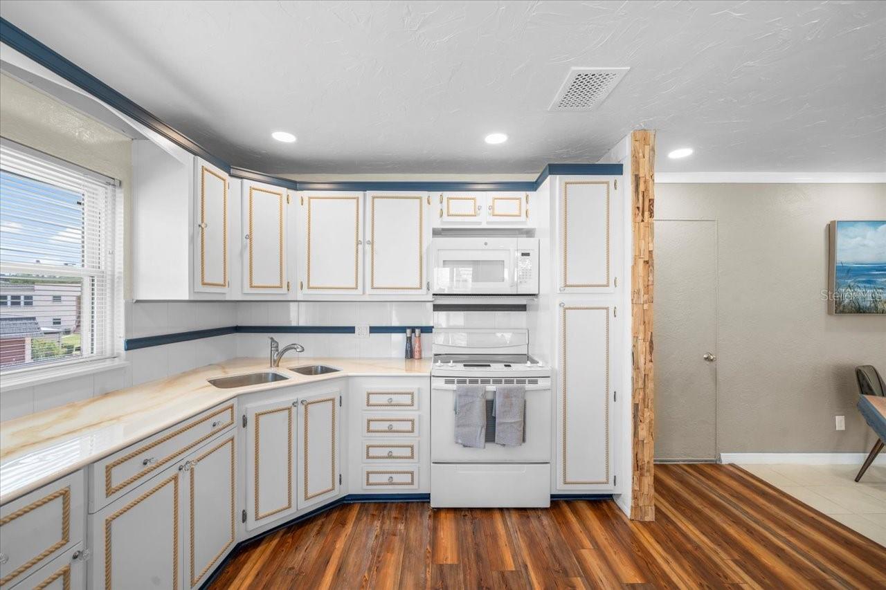 GARDENS THE CONDO - Residential