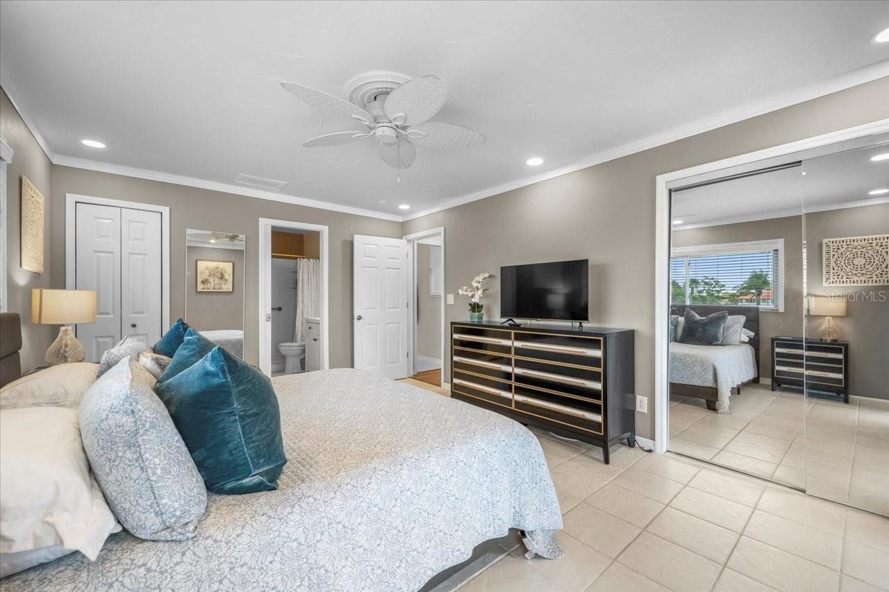 GARDENS THE CONDO - Residential