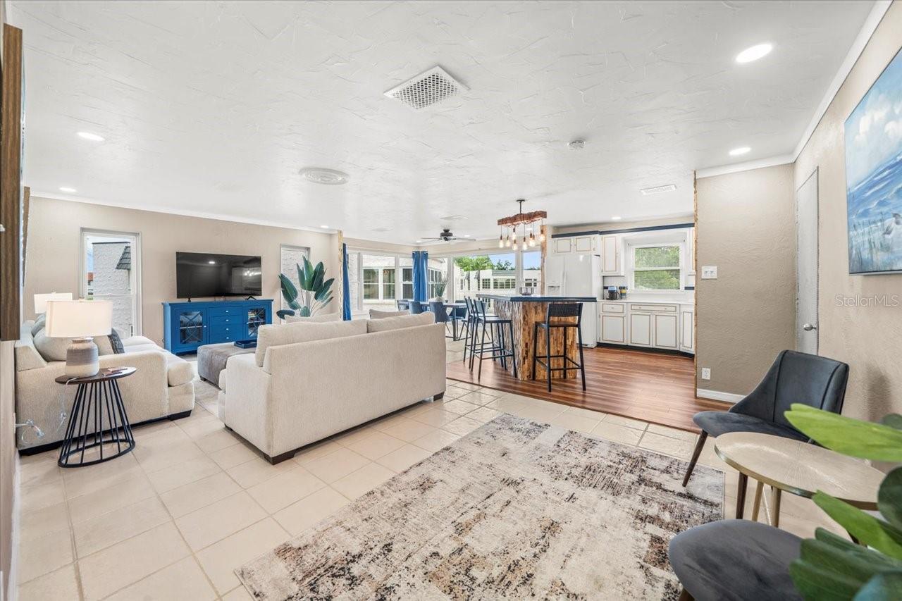 GARDENS THE CONDO - Residential