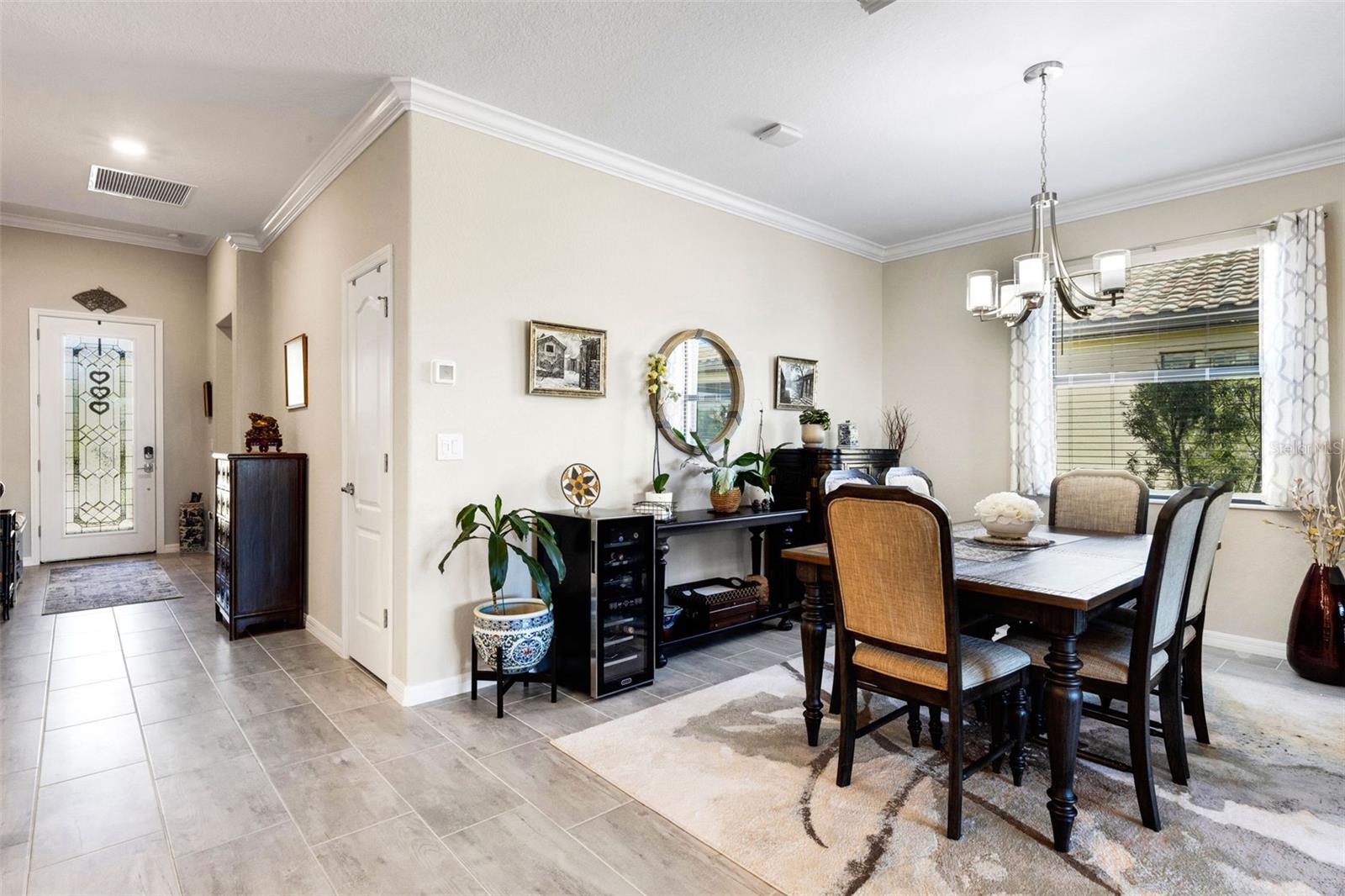 20560 TRATTORIA LOOP