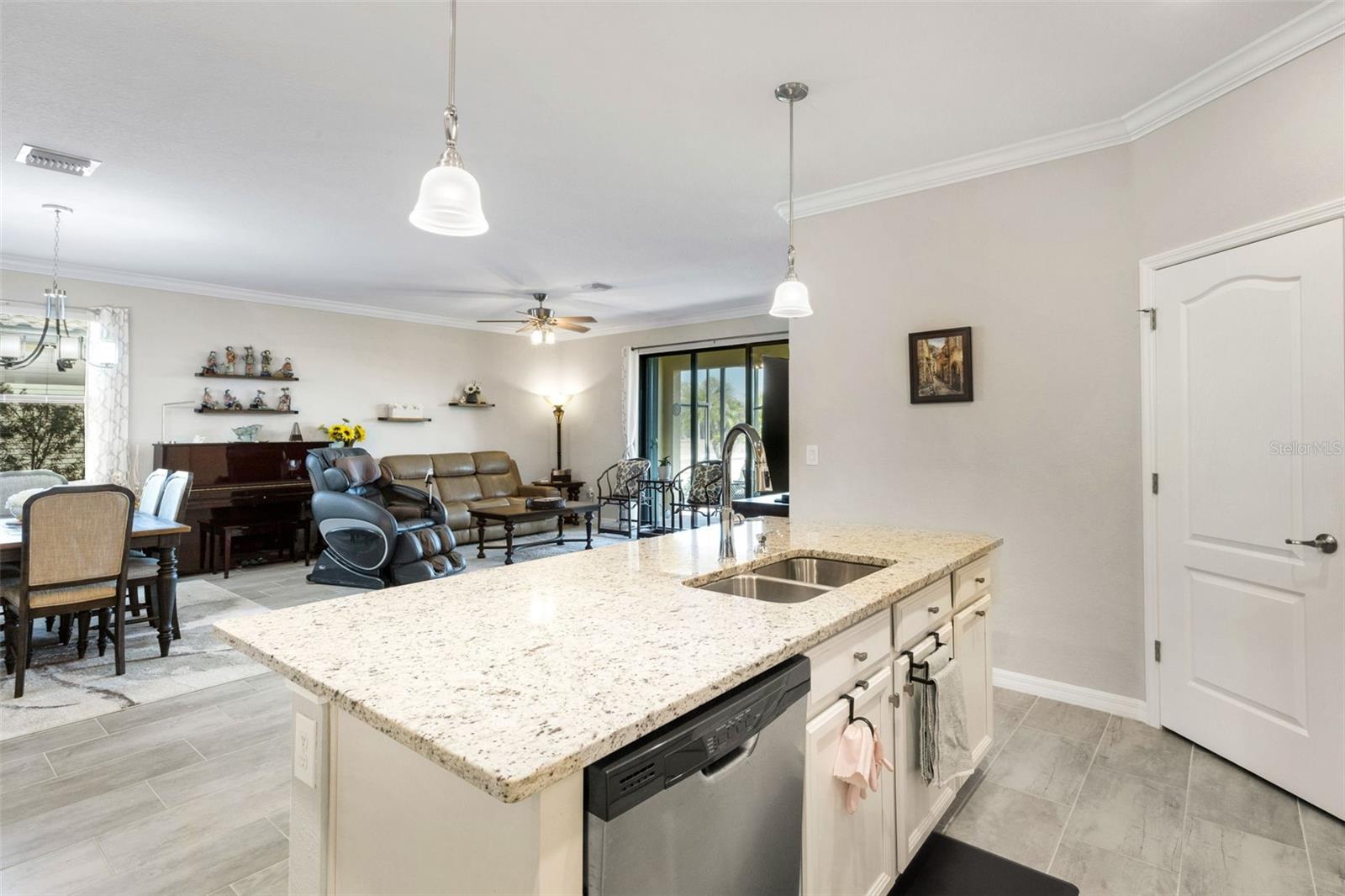 GRAN PARADISO PH 8 - Residential