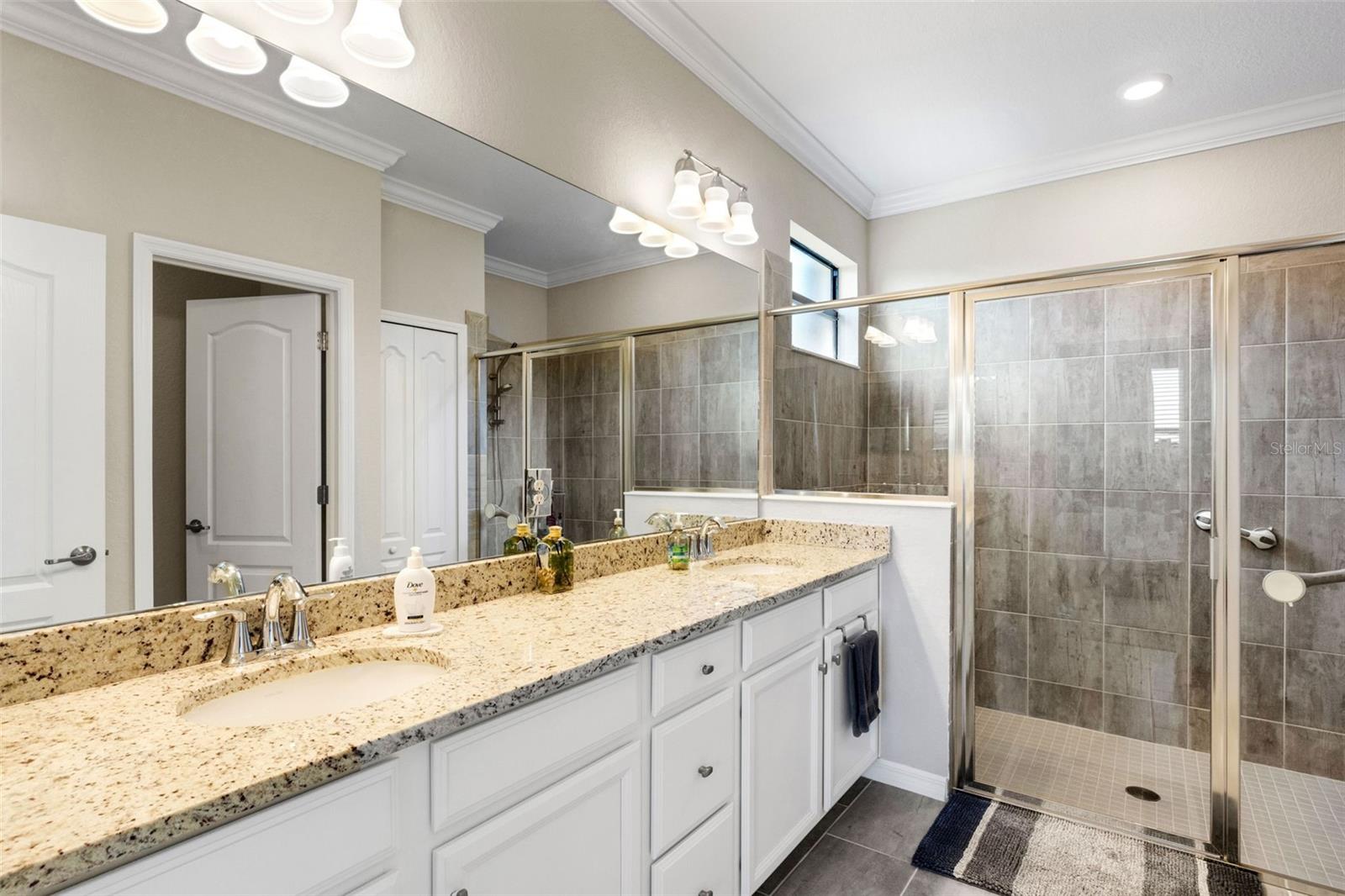 GRAN PARADISO PH 8 - Residential