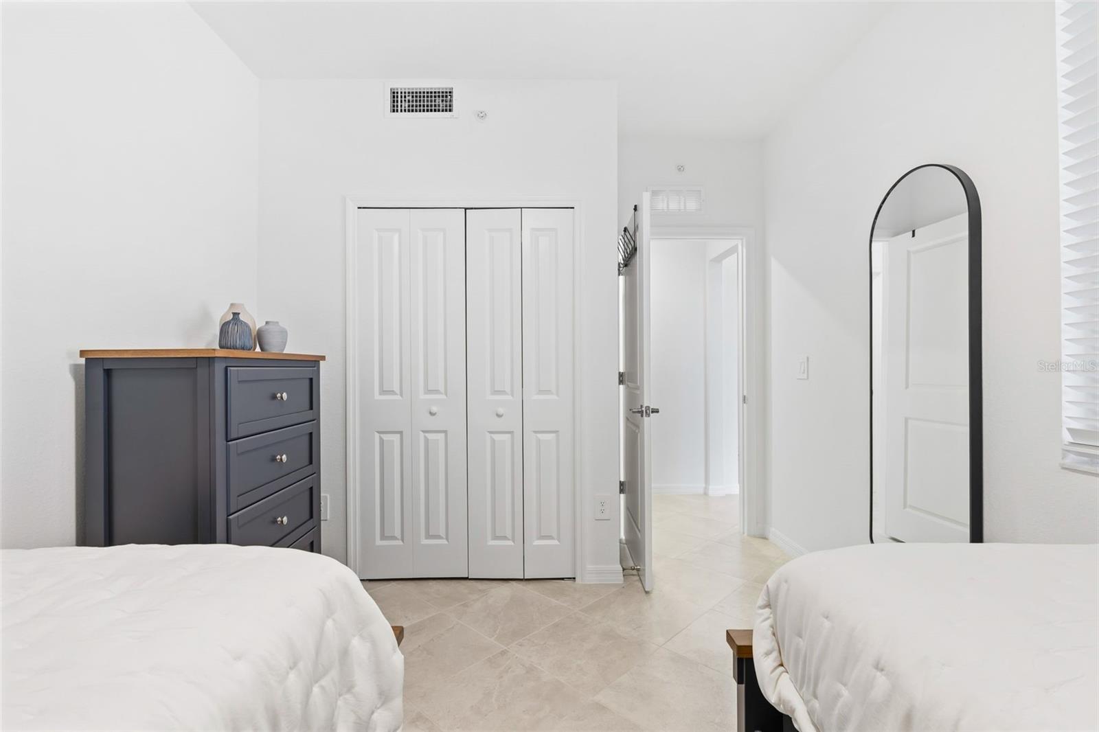 CALUSA COUNTRY CLUB - Residential Lease