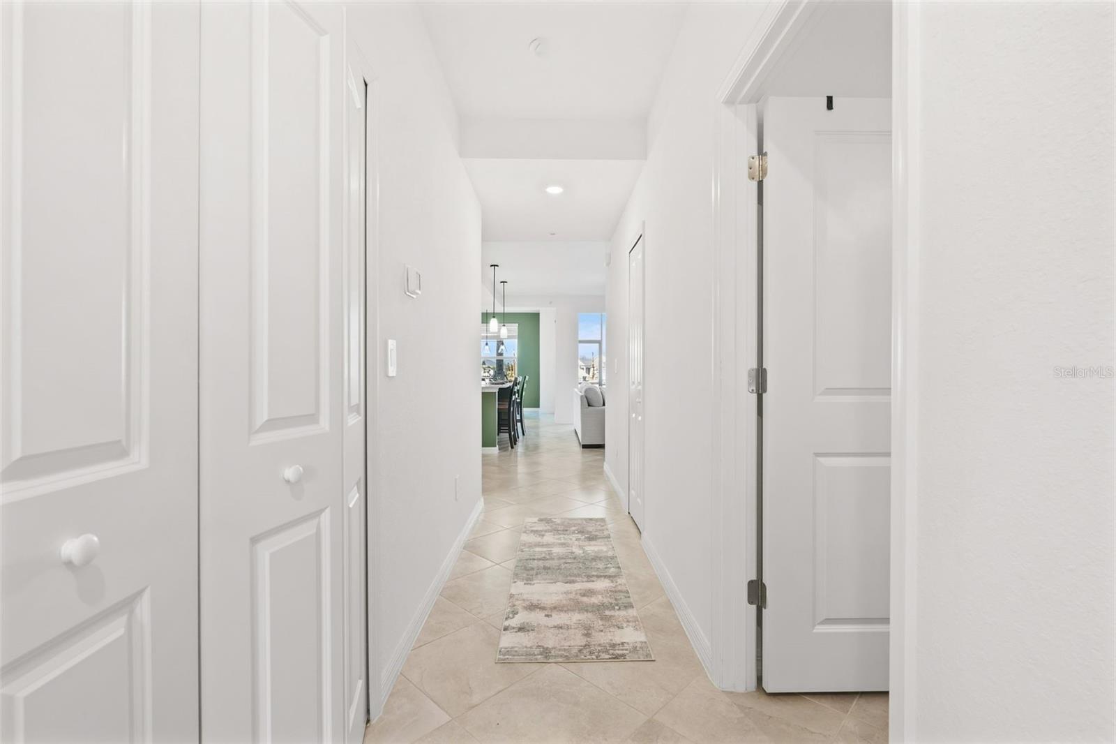 CALUSA COUNTRY CLUB - Residential Lease