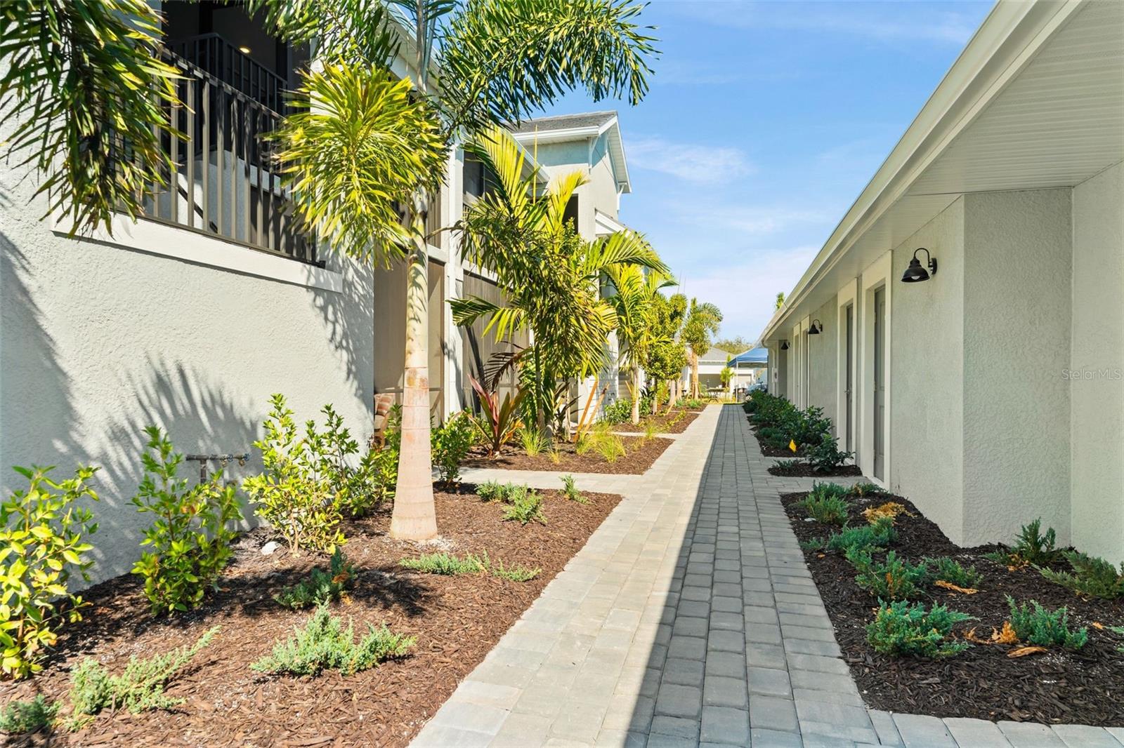 CALUSA COUNTRY CLUB - Residential Lease