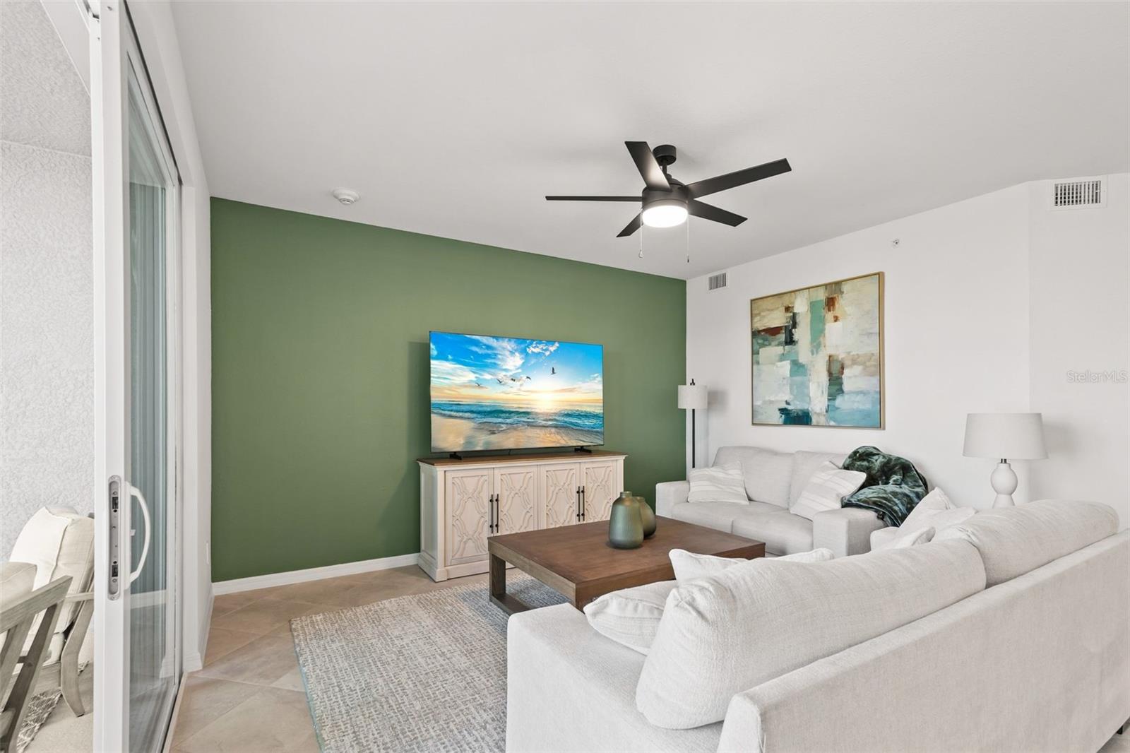 CALUSA COUNTRY CLUB - Residential Lease