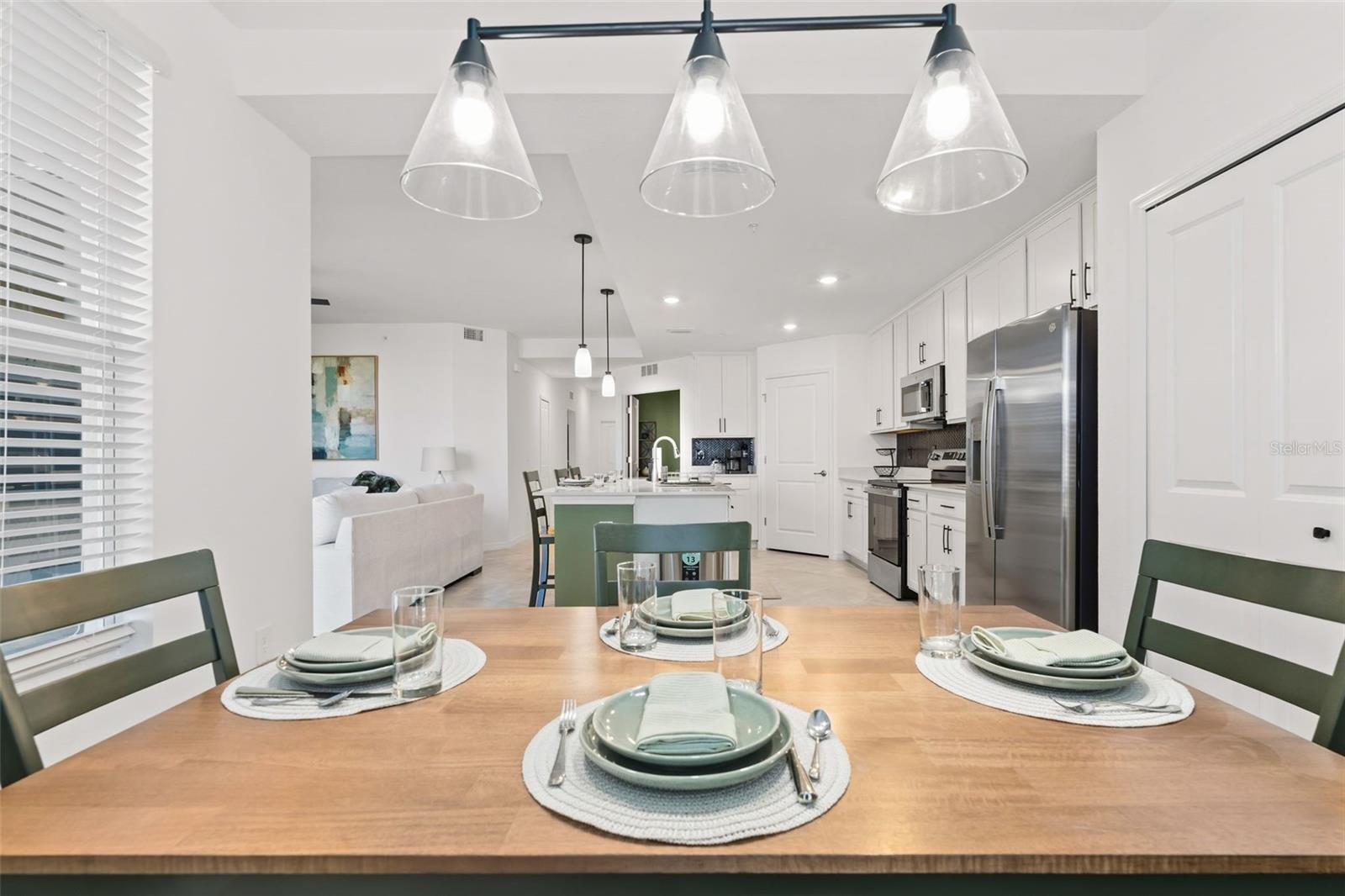 CALUSA COUNTRY CLUB - Residential Lease