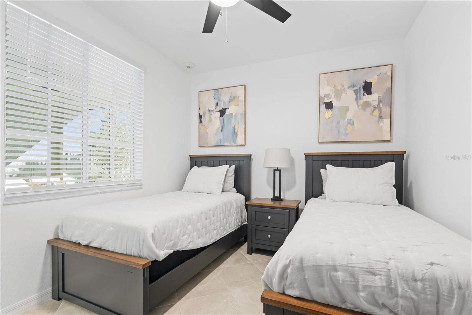 CALUSA COUNTRY CLUB - Residential Lease