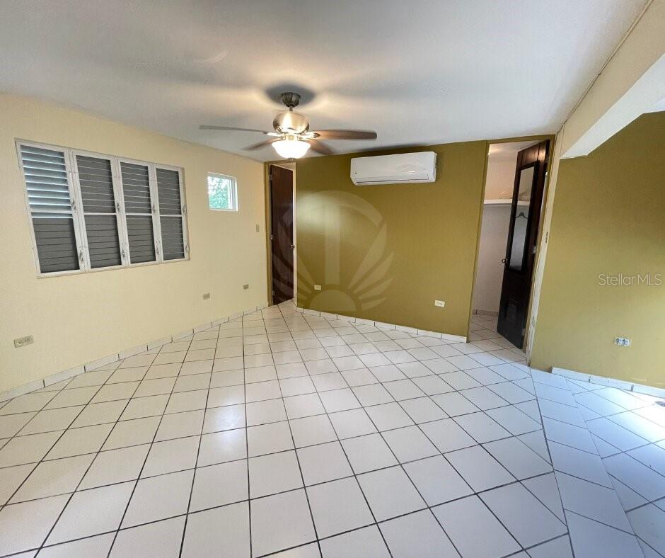 THE CLUSTERS - Residential